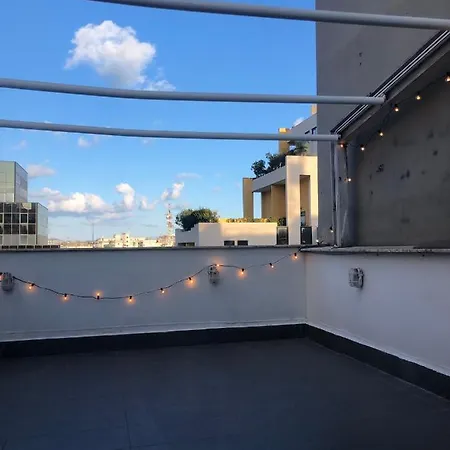 Amendola Howme * Bari